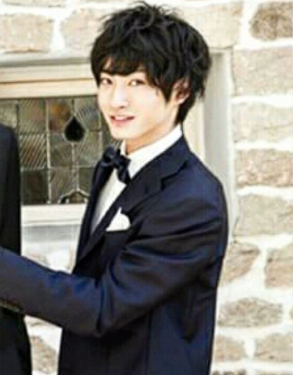 tatsvnari's tweet photo. gnight i love suga and tatsu in a suit https://t.co/bm6jf9KLMW