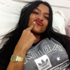 thedroppe's tweet photo. Ela tem o que quiser, tá chapada e a comanda sem uma long neck/ J https://t.co/21UZ6w8B7F