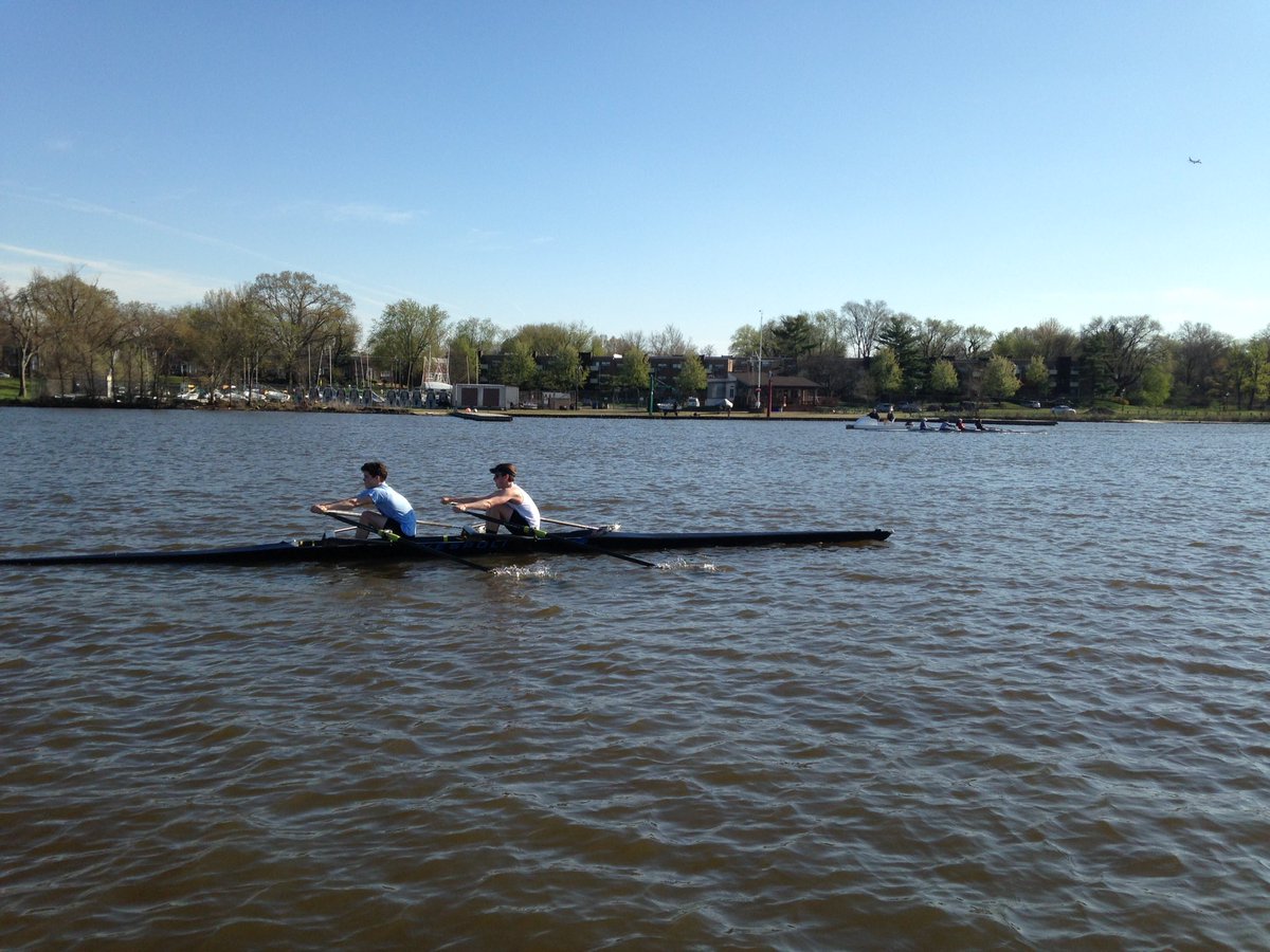 sjrcrowing's tweet photo. First row spring 2016 on the Cooper for SJRC. #rowing #spring2016 https://t.co/Dt2RmEXIHh