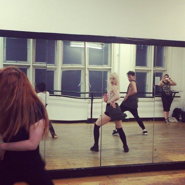 _clairestreet's tweet photo. Can't wait to do this routine again tomorrow 💁🏼 love a bit of Ariana ✌🏻️ #Infinity8Dance #WeAreLimitless #BHchoreog… https://t.co/i9B1dCDzle