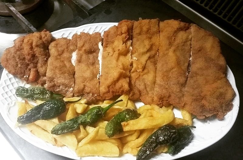 del_guia's tweet photo. Cachopo y platos de  Sidrería Astur( Zona Pacífico) Participante en:
*IV Campeonato Cachopos Madrid
2 al 19 de Mayo https://t.co/7dZ4Cm5LwR