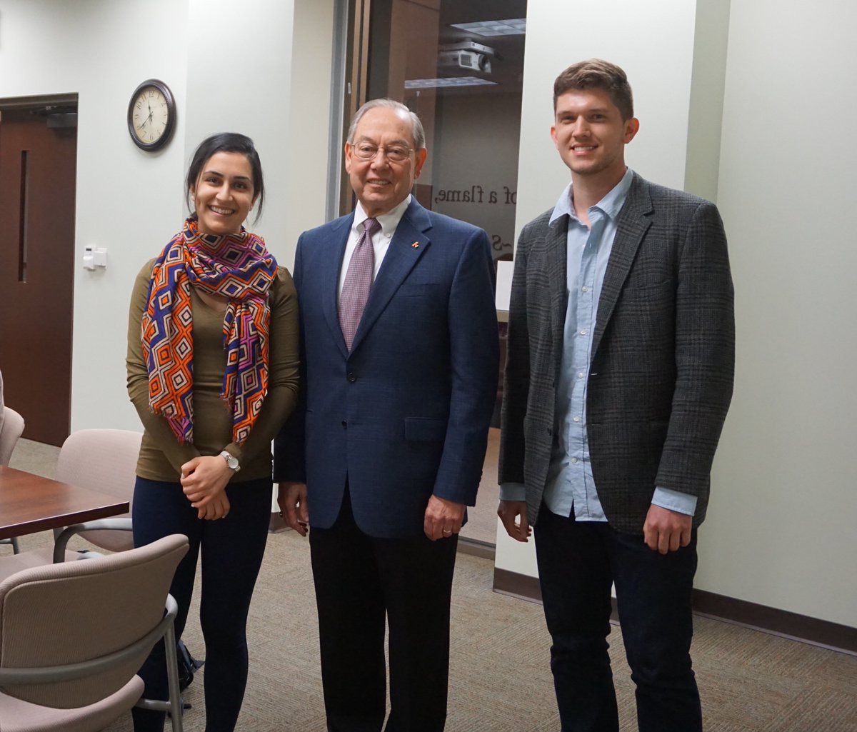 utkhsp's tweet photo. Senior scholars, Sahba Seddighi and Cayce Davis, received the Torchbearer award, the university's highest honor. https://t.co/gCdbvZyKON