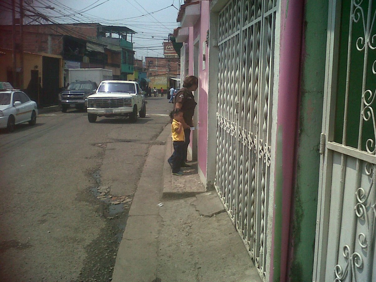 ceianaligiasala's tweet photo. Casa a Casa del 12 de abril #ApagonConCiencia @SilvaEleazarL @MunicipioSC @PDESanCristobal @dubrasksanguino https://t.co/ay4u0JaWWP