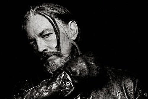 Mimicha チブス役のトミー フラナガンさん渋くて好きだった ドラマの終盤になってやっと脱いでくれた気が T Co N2zzz6hig2