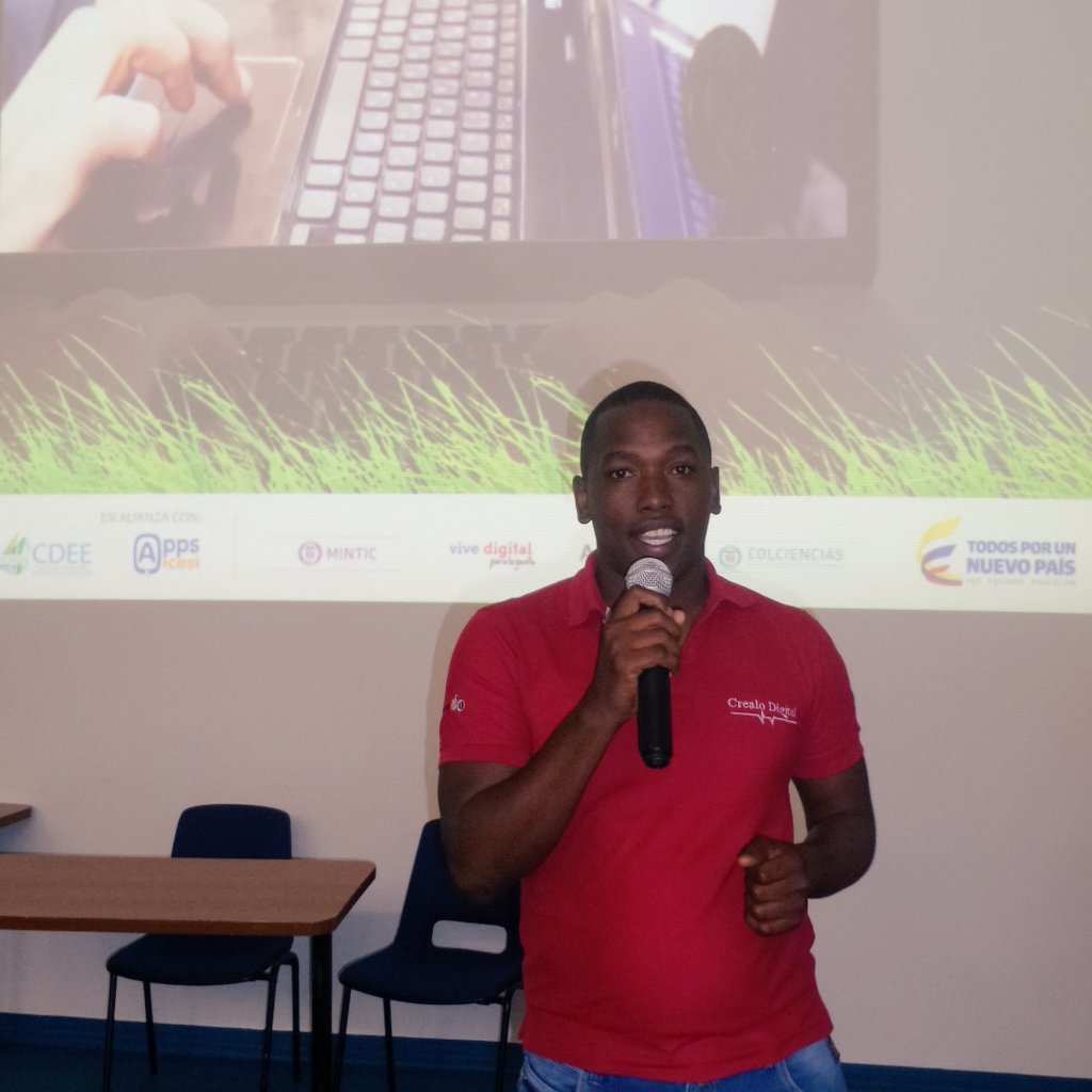 StartupcafeIces's tweet photo. @SenAgroApp presenta un sistema de control de combustible en tiempo real en #RegionalesApps #Cali https://t.co/abakXFB3XK