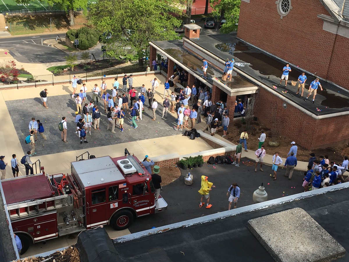 CounselMc's tweet photo. Happy Duck Day @McCallieSchool!! #DuckDay https://t.co/XwzLg7SCbs