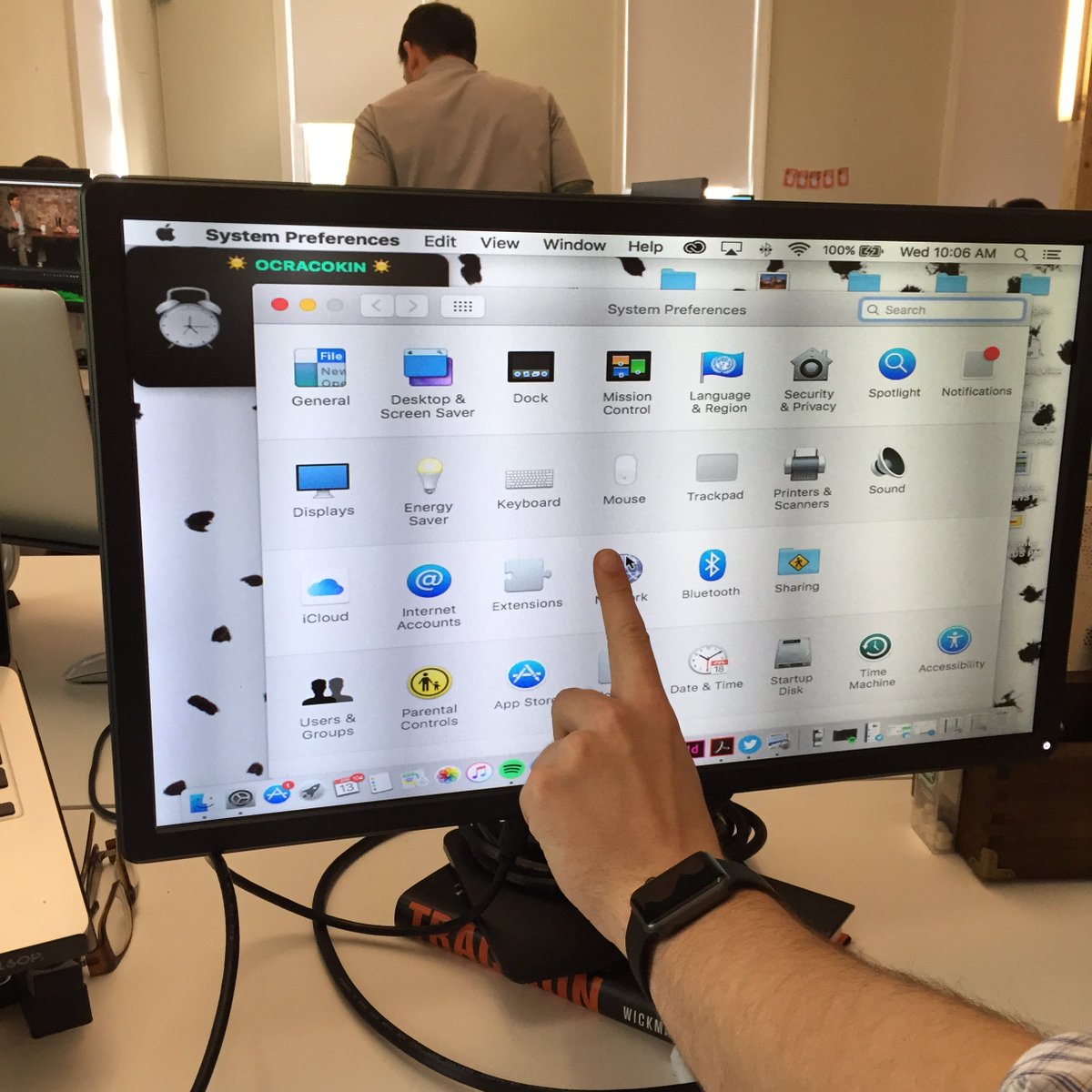 tonic4t's tweet photo. Remember when 800x600 resolution ruled the world &amp; icons were the size of your thumb? My display reminded me today. https://t.co/xtJuBvLRDM