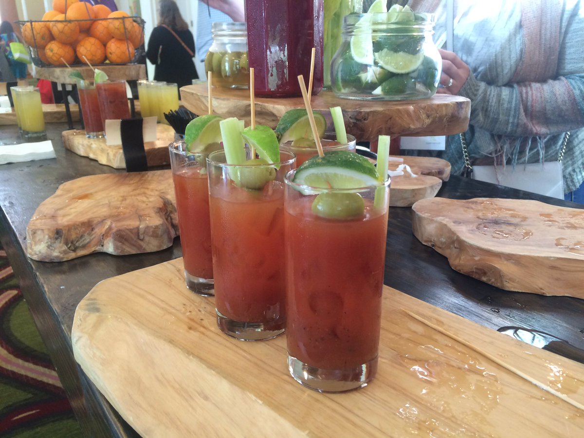 IPAYtweet's tweet image. Bright ideas for #SHOWCASE2017 - bloody marys during session breaks. #Xperience2016 @yourmembership knows what's up!