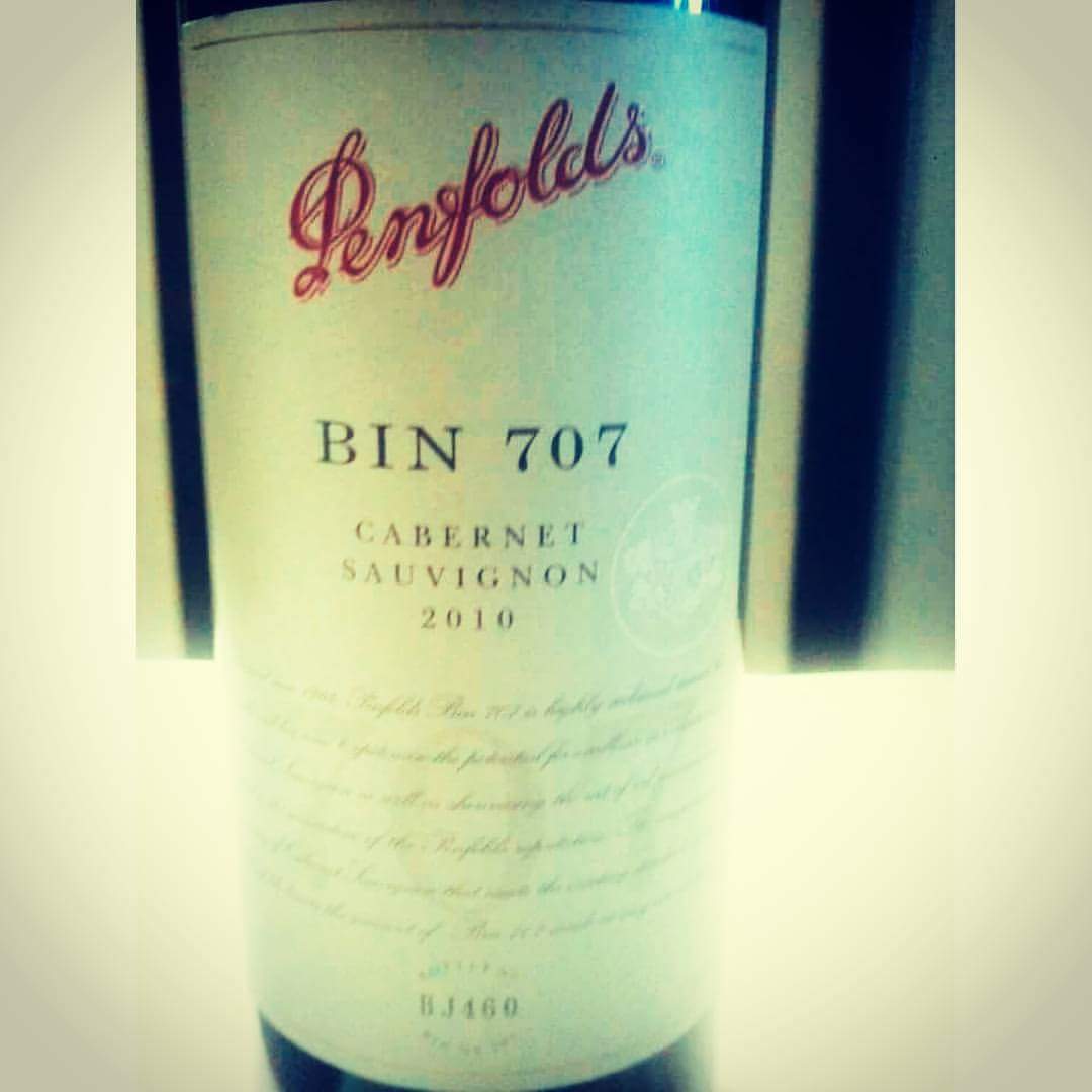 Irisbytheglass's tweet photo. @WineauxDLynnP Tasted October 2013 at a SOWE event and this bottle made me rethink my affinity for Grange ๐ท๐ https://t.co/AeZhpnX4G5