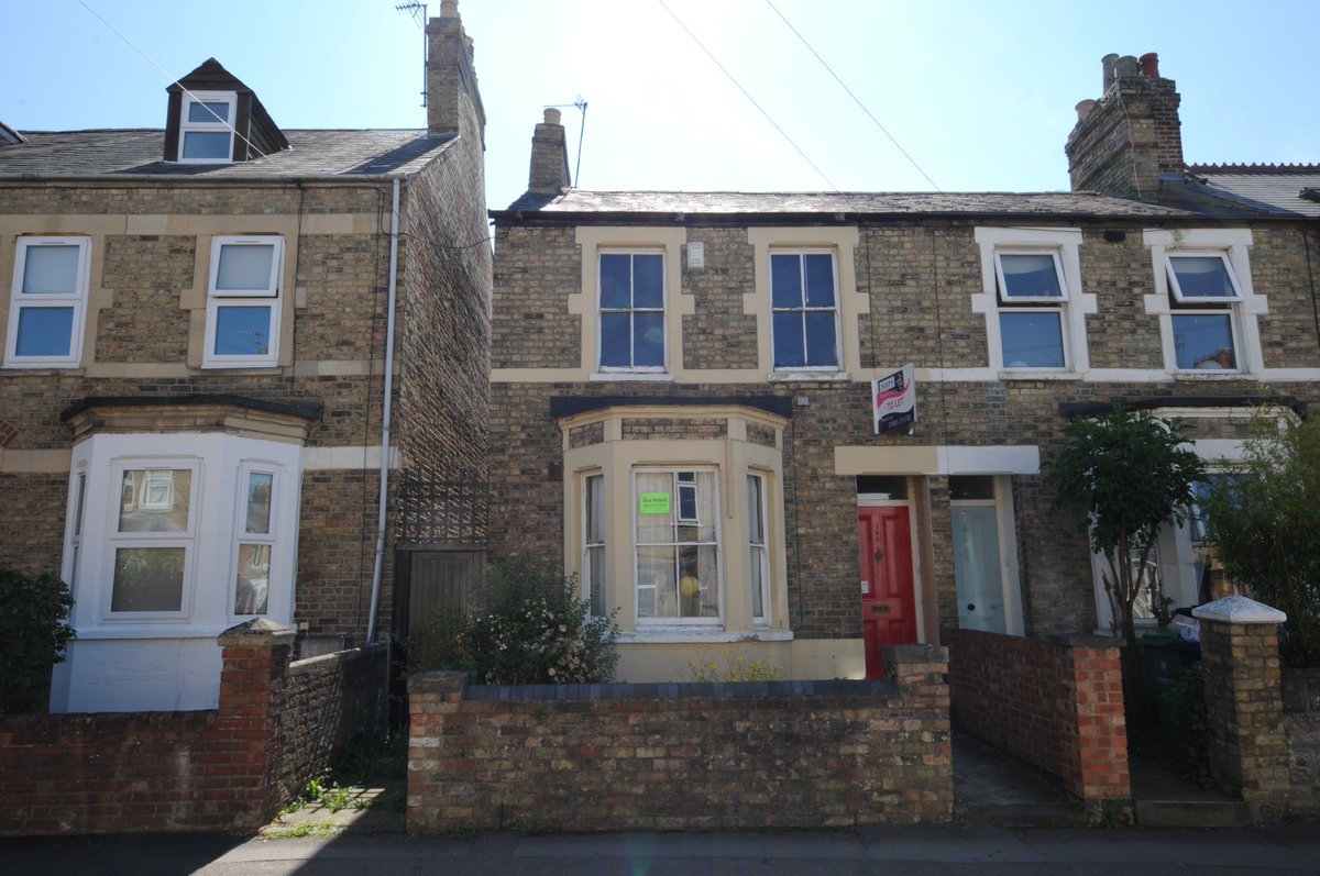 NOPSSTUDENTLETS's tweet photo. Our newly refurbished, #beautiful 6 bed on #Bullingdon road has let! We have #limited six beds #available! #Oxford https://t.co/OLo5N90Bzs