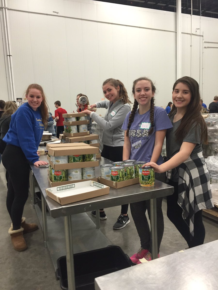 WNFalconettes's tweet image. A big thank you to these lovely falconettes for volunteering last night! #makeadifferencemonth @WNHSFalcons ❤️