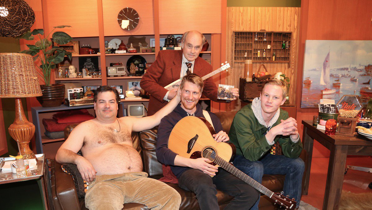 tpbplus's tweet image. New at SwearNet: Break out the liquor, it's Episode 2 of the Jim Lahey Show and Randy! bit.ly/1XvoP34