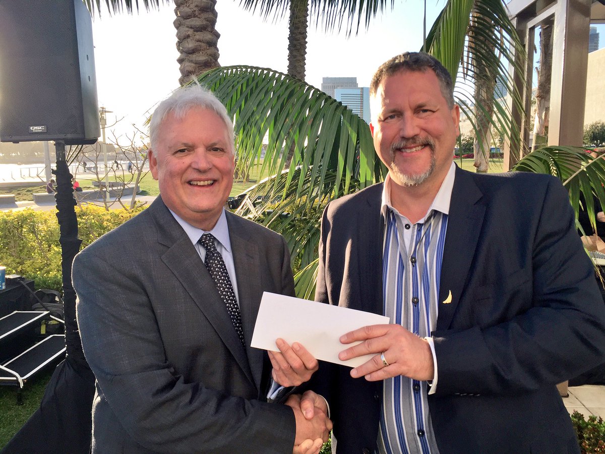 stevewilsonlive's tweet photo. The McGannon Foundation receives donations from @RIMSCdaCouncil via @Dariusdelon as well as from #SARIMS #RIMS2016 https://t.co/koB74Yj3rb
