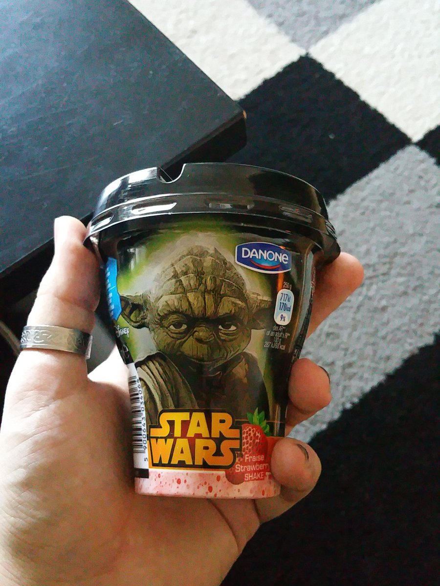 Loijas95's tweet photo. GF bought for me something. #StarWars May the #Danone be with you. #Yoda https://t.co/dD35lqRrhE