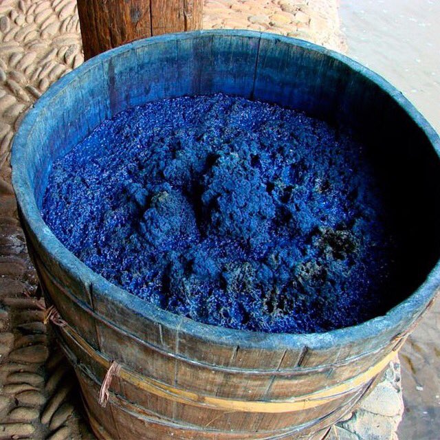 Lastelier's tweet photo. INDIGO Newton l'a qualifie de "7 eme #couleur de l'arc en ciel",alors on pigmente les basics avec style #mode https://t.co/XF9s3l09jI