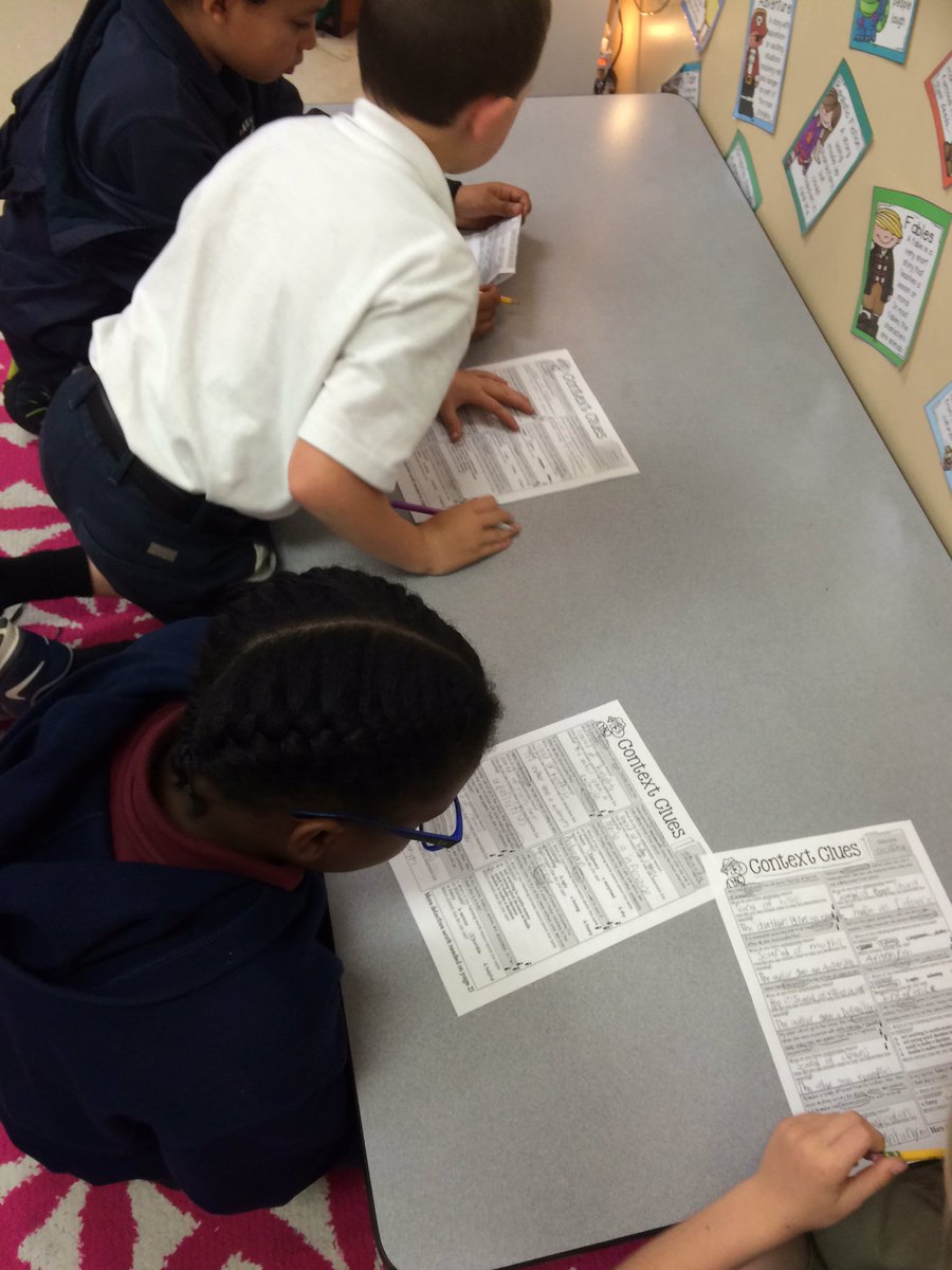 Grade3EaglesEWA's tweet image. We are using context clues to find the meaning of unknown words! #textdetectives #contextcluesunit #classof2025