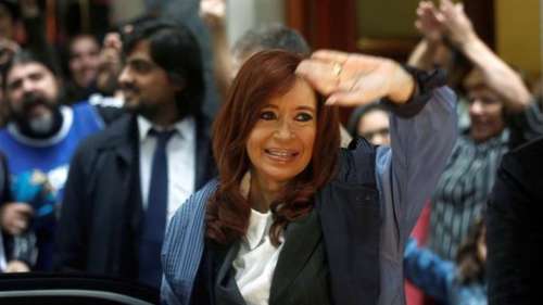 QuePasaSalta's tweet photo. #DeclaraCFK / Las frases más destacadas del discurso de Cristina Kirchner https://t.co/JuCdO7qmKC https://t.co/wQ3L2cxpbe
