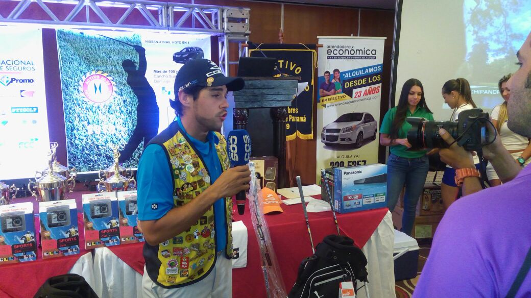 Activo2030LC's tweet photo. @jackcardoze agradeciendo por participacion en torneo de #golf copa Naddir Oseguera #activo2030lc @cableondasports https://t.co/AoElikcLeB