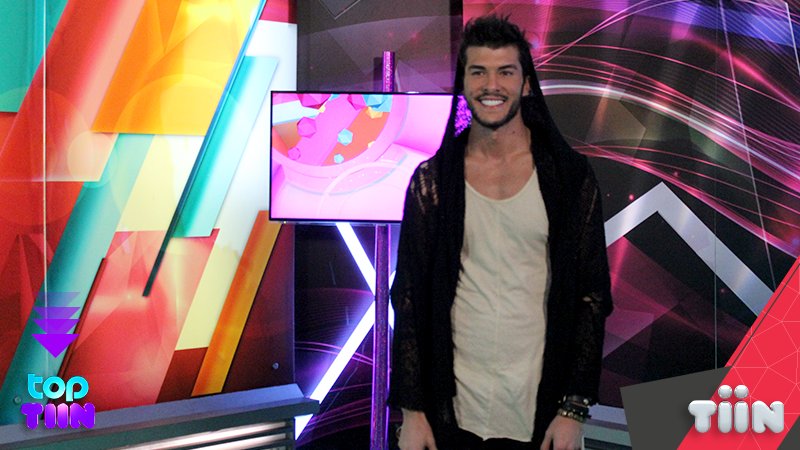 TopTiin's tweet photo. ¡No olvides que mañana a las 7:00pm nos visita @dannyreymusic en #TopTiin, además de los mejores videos! https://t.co/AdsgeFWrcX
