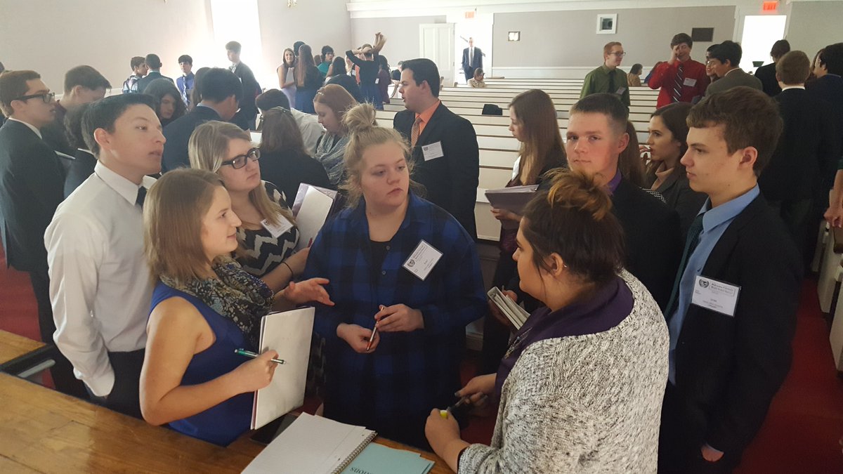 BarbourKelli's tweet photo. Collaboration at its finest! DPRK leading group discussions to solve crisis. #NKBK #supremeleaders #MUN2016 https://t.co/oeywQWmMWL
