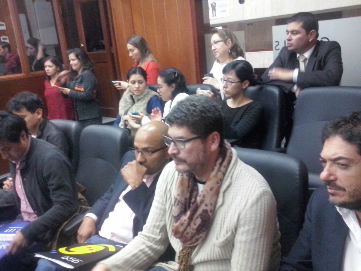 actoresACA's tweet photo. En sesión informal de Comisión Séptima del Senado nos preparamos a presentar propuesta de ley
#YoActuoPorLosActores https://t.co/lQYT7re8uf