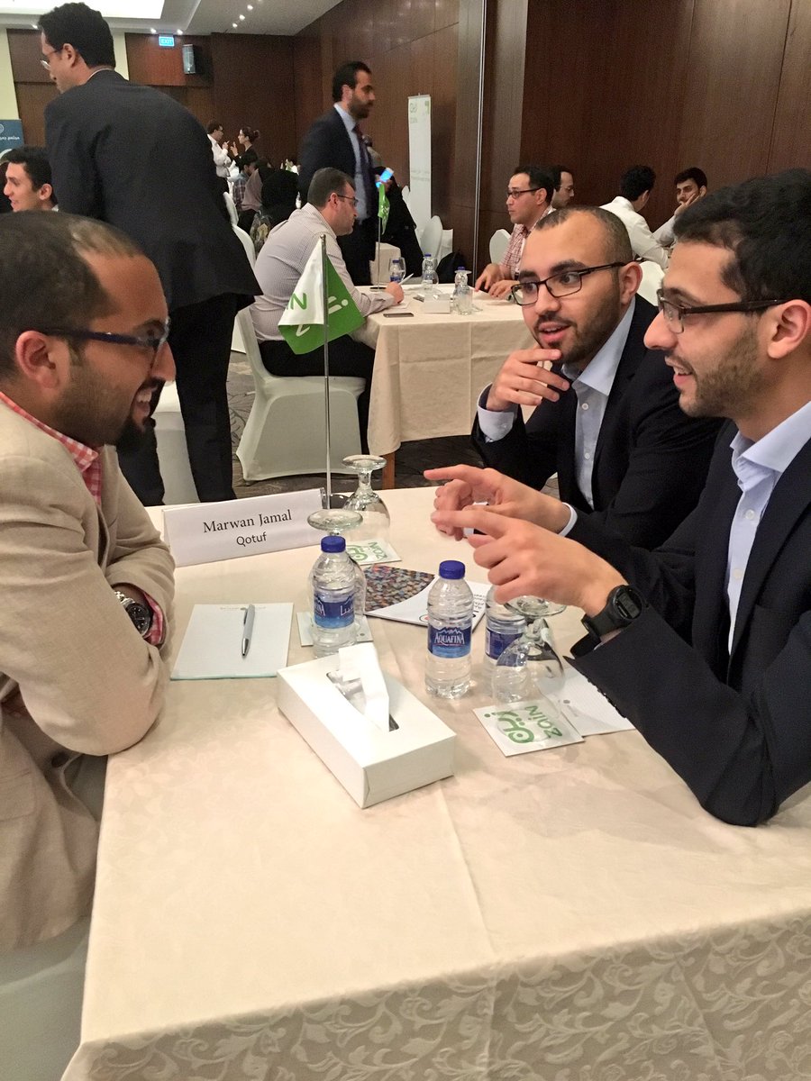 qotufksa's tweet photo. @MarwanWJamal #قطوف احد الموجهين مع احد الشركات #elevatorpitch .@MITEFarab  #keac https://t.co/I0SaWEv5NV
