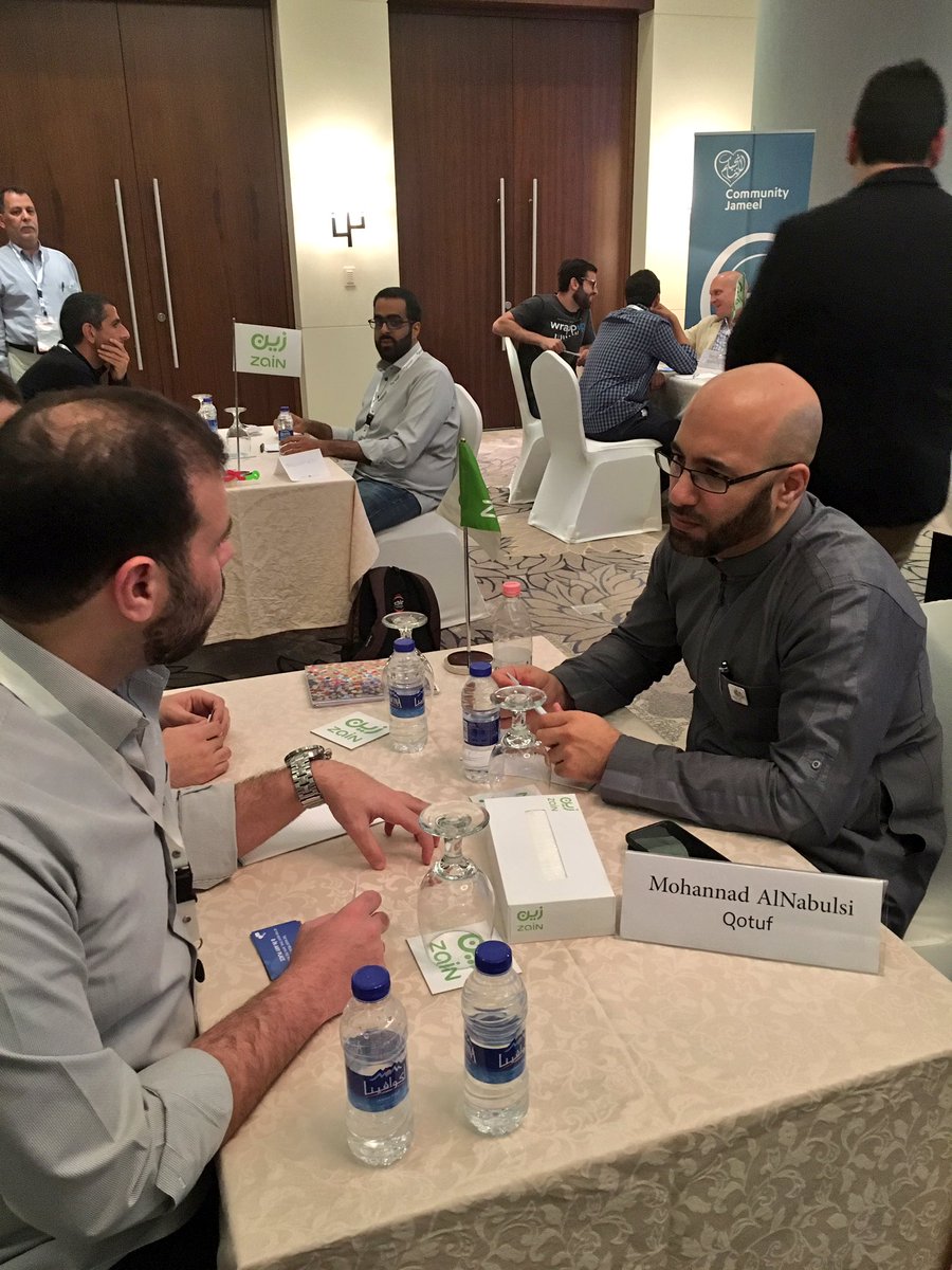 qotufksa's tweet photo. @MohannadNabulsi #قطوف يشارك في لجنة تحكيم#elevatorpitch .@MITEFarab احد الموجهين للشركات الناشئة #keac https://t.co/PsrNw3V5Zb