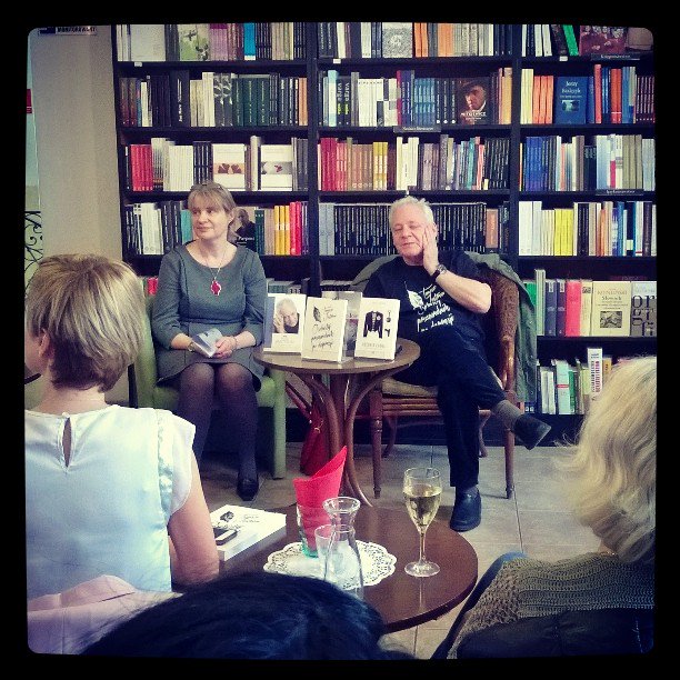 prus24's tweet image. #nażywo ze spotkania z Tomaszem Jastrunem...
#zostatniejchwili #tomaszjastrun #jastrun #wydawnictwozwierciadło