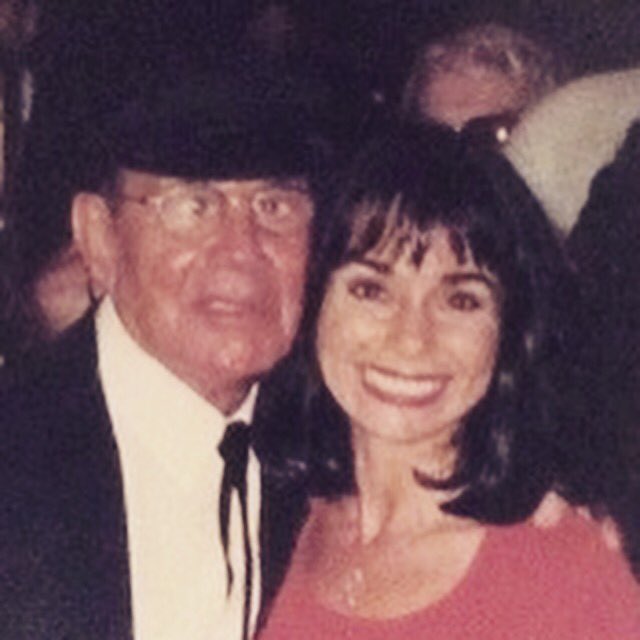 JillyJazzArts's tweet photo. Jill Strauss with #Luigi oh yes beginning jazz tonight 4/13 from the source! Jill is subbing @ElectricLodge #venice https://t.co/EccocsjJvA