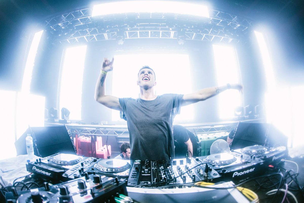 toyboxtoronto's tweet image. Tickets for @nickyromero at UNIUN on May 6th are on sale NOW! 
Tickets: bit.ly/NickyUniun #FactoryFridays