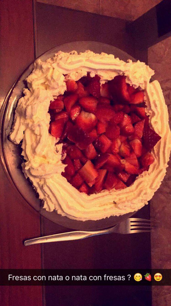upediaz_09's tweet photo. Placeres de la vida 🍓🍓🍓 https://t.co/QlPHJG4dF1