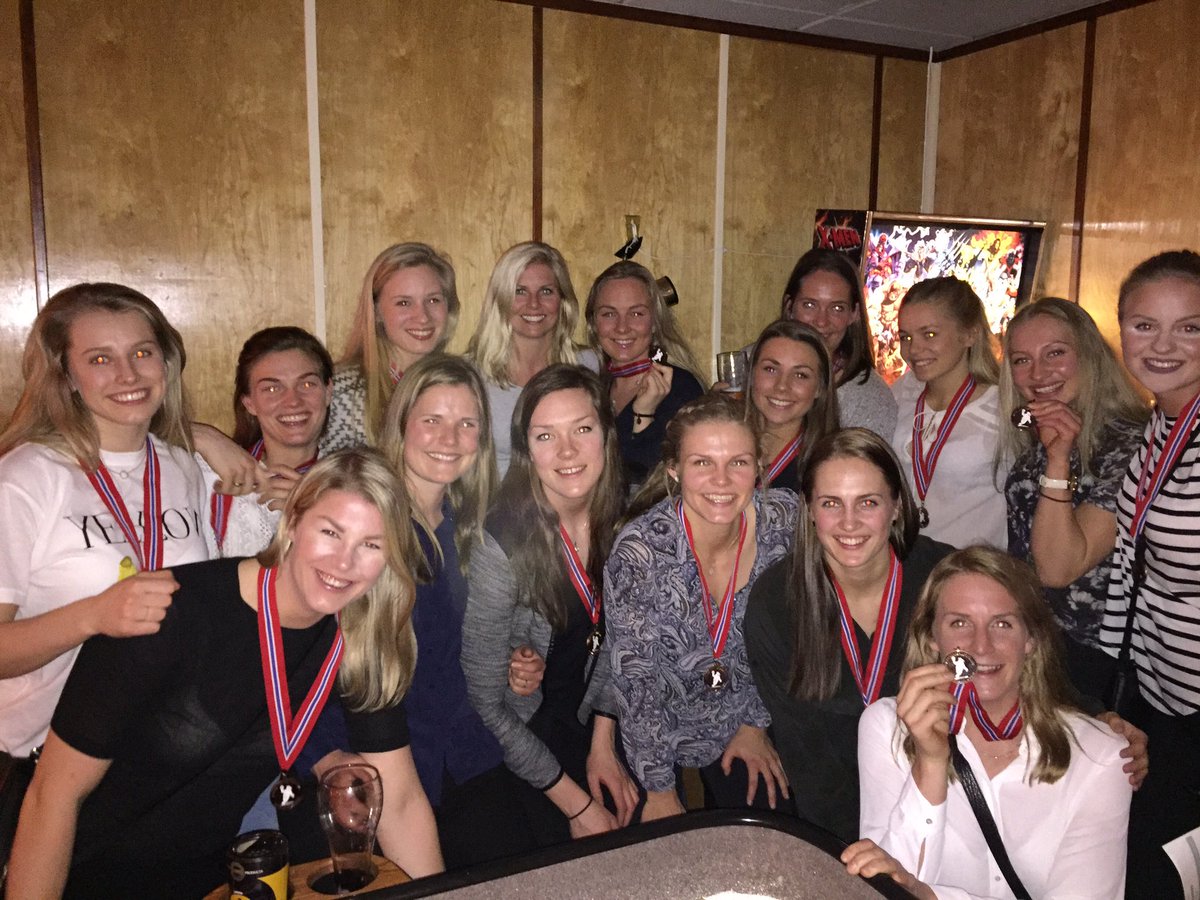 <a href="/glassverketelit/">Glassverket Elite</a> feiret bronsen med pizza og shuffleboard🎉Nå tar vi fatt på sluttspill. Halden here we come 👍🙏#hbno