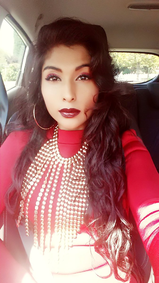 LadyLizZB's tweet photo. #ladyboss #trending https://t.co/RIyGj8qV2U