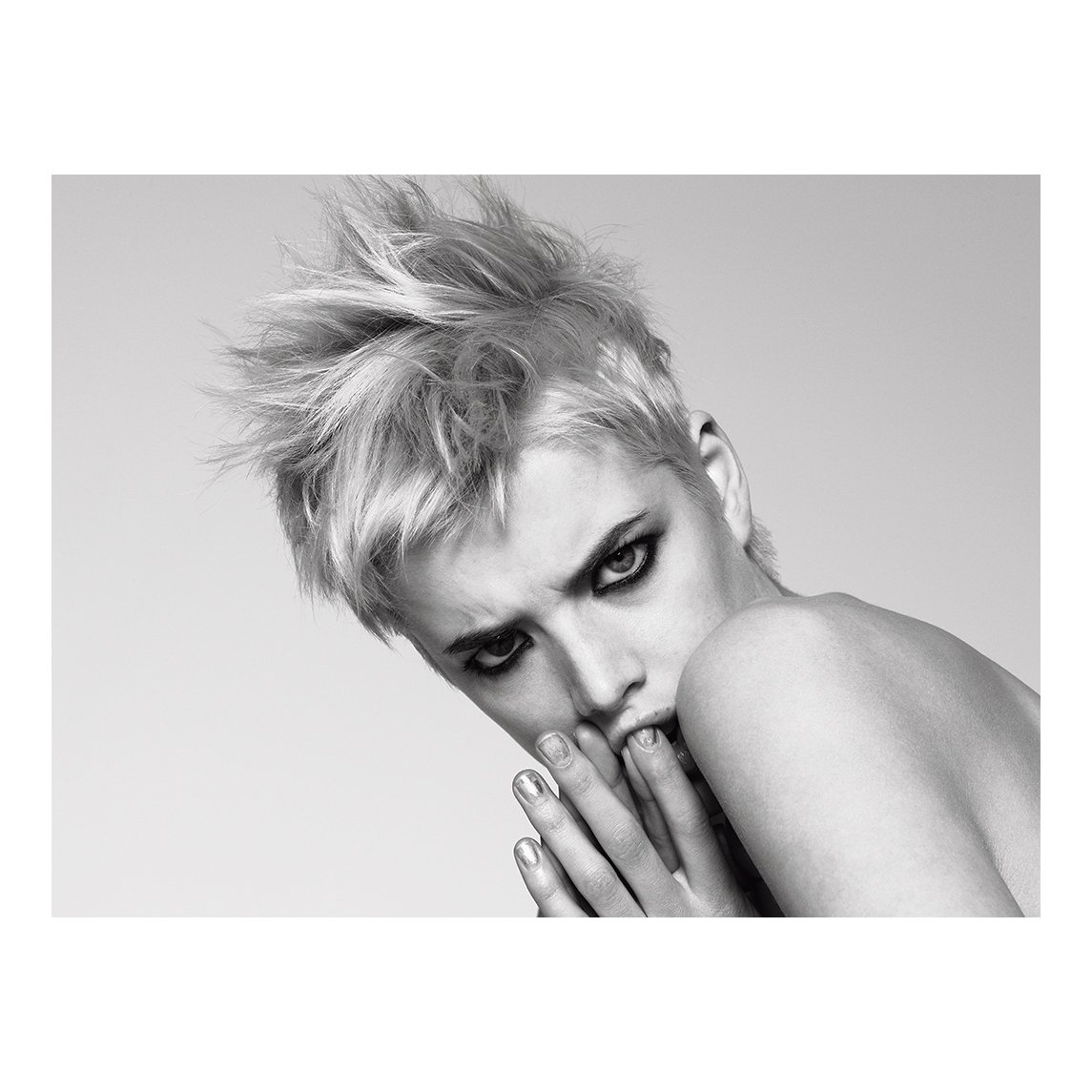 SuperfineLondon's tweet photo. The fab Agyness Deyn shot by Jan Welters for Superfine 
#i❤️mysuperfine #archive https://t.co/3HX9UxtqHR