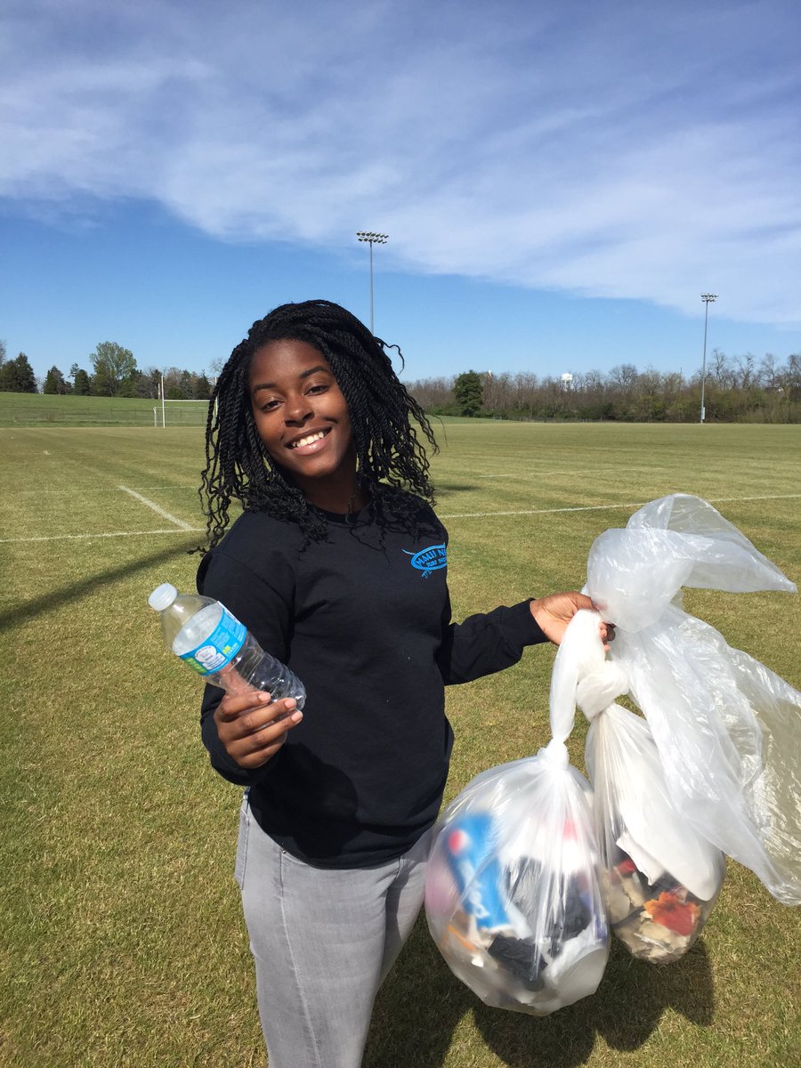ekutrashteam's tweet photo. What we picked up didn't amount to a lot, but we found a lot of little trash! Thanks to @mialee932 for volunteering! https://t.co/H1c4oPelck
