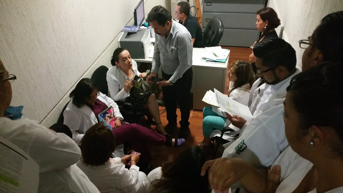 DrEdsonPineda's tweet photo. #YoApoyoalDrHernandezLeon Dr sus colegas estamos en reunión para apoyarlo! @Tu_IMSS @brozoxmiswebs @rtellezrecillas https://t.co/kyu3JojgQh