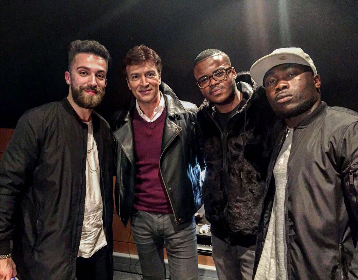 carlosnsingi's tweet photo. Such a pleasure! 12.4.16 @ Klasszik Studios. 
Koncept x Tony Carreira 
@KonceptPT @carreira_tony https://t.co/PGhUMxorqR