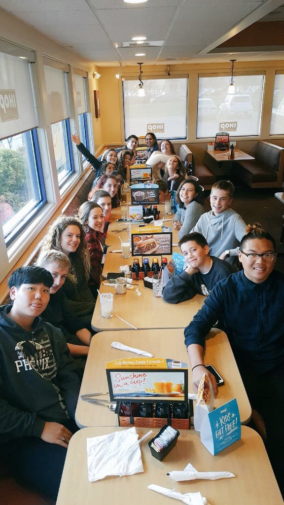 GHOSTYVIC's tweet photo. So crazy how in such a short amount of time a group of strangers could become a family #liyls2016 https://t.co/34ns7GlOzx