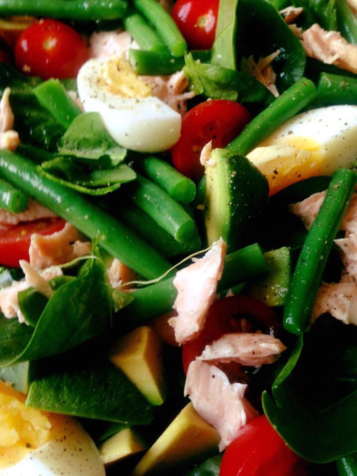healthywells's tweet photo. Light #dinner for this #warmweather #healthyliving #protein #eatgreen #eatclean for more https://t.co/6KiWX1IDWM 💪🏼 https://t.co/SrwIRzBTS0