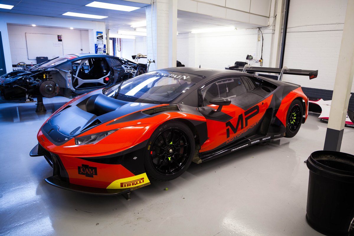 weathered_sixp's tweet photo. Ready! @autosport @dailysportscar @BlancpainGT @M_Reeves_Design @BarwellMotorSpt @MP_Msport https://t.co/8YyuKWAvLG