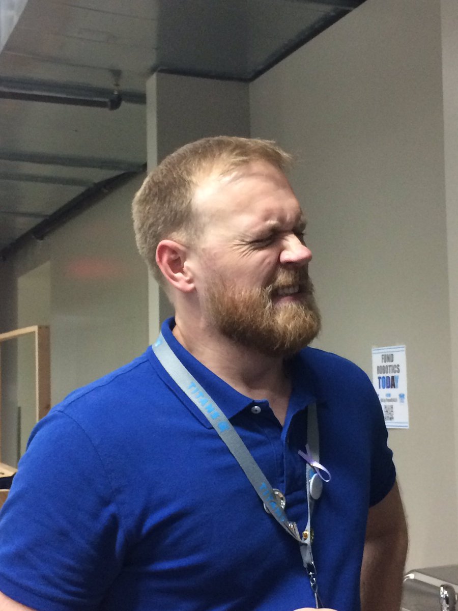 frc5431's tweet image. He promised to dying his beard! 25 retweets and it goes blue 🔵! 50 and we add glitter! #omgrobots @FIRSTinTexas