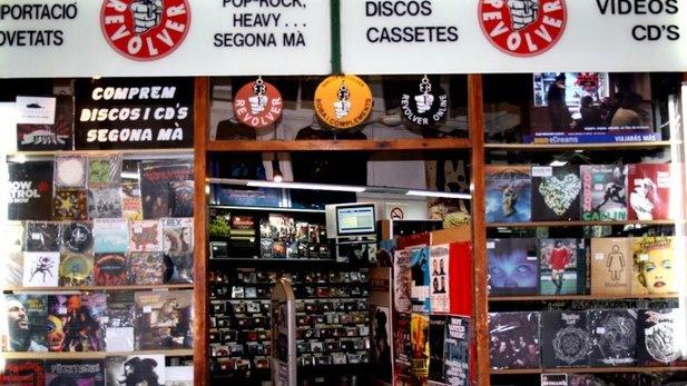 TimeOutBCN's tweet photo. Les botigues de discos—sí, encara en queden—es reivindiquen i us proposen el #RecordStoreDay https://t.co/tQDXNta3wY https://t.co/Ibso3czUjA