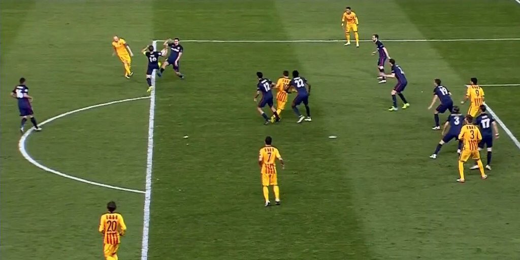 real_pasion's tweet photo. SI CULES... esto es penal, lo que sucede es que el tipo que realizo el disparo, DEBIO SER EXPULSADO EN EL PENAL https://t.co/Lc20ddREMP
