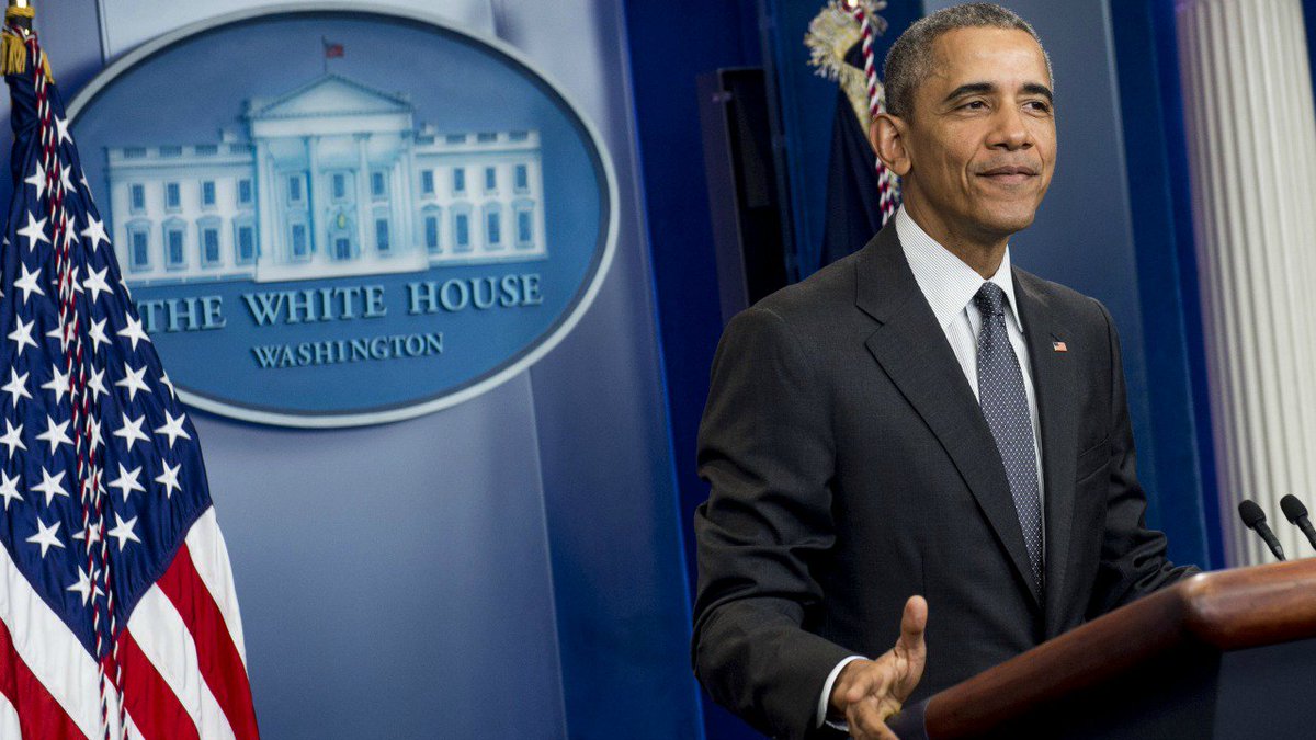 President Obama gets early access to <a href="/GameOfThrones/">Game of Thrones</a> episodes &amp; we're Cersei-level jealous! et.tv/1Q7kY6k