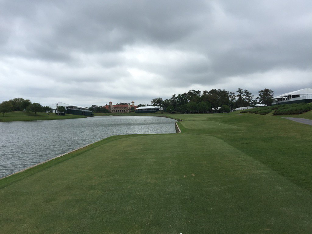 kenthalluk's tweet photo. Tough finishing hole. Thanks @TPCSawgrass for the Sunday pin locations today. Amazing course and looper. #thxBill https://t.co/2ot7JZnzmJ
