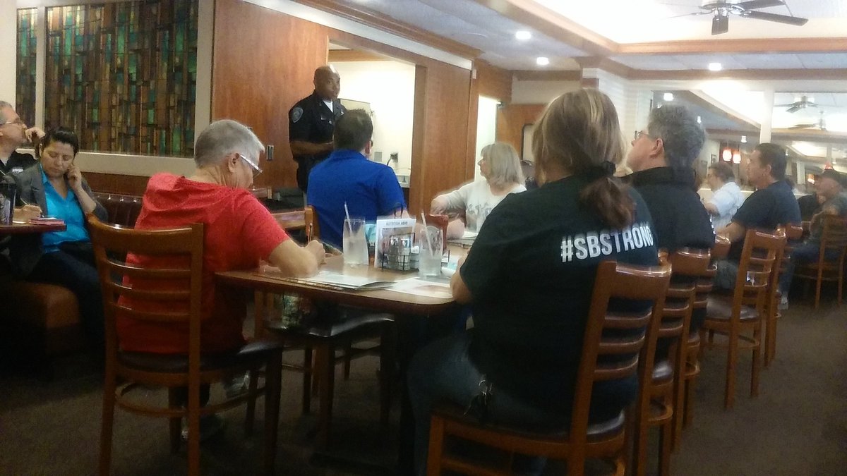 BarbaraBabcock's tweet photo. Great Coffee With a Cop @SBPDLTWALKER Thanks Travis. Can tell it's #RecallTime @rmhagen @SanBernardinoPD @sb3RDjohn https://t.co/CfmMghGD4n