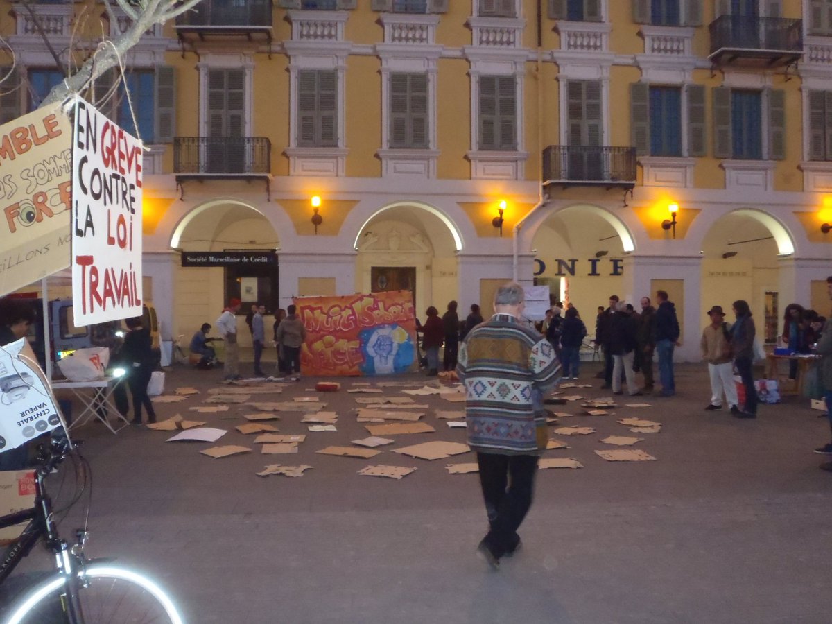 bendantibes's tweet photo. Photos du #43mars #nuitdeboutnice place Garibaldi https://t.co/KW741Vyb0u