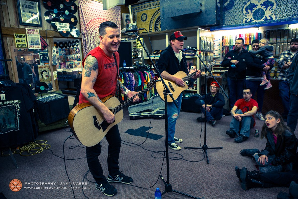 SodaJerkCO's tweet photo. Who's ready for #RayRocket? April 30. https://t.co/n7xZv9ILl0 https://t.co/oWzBR2WILf