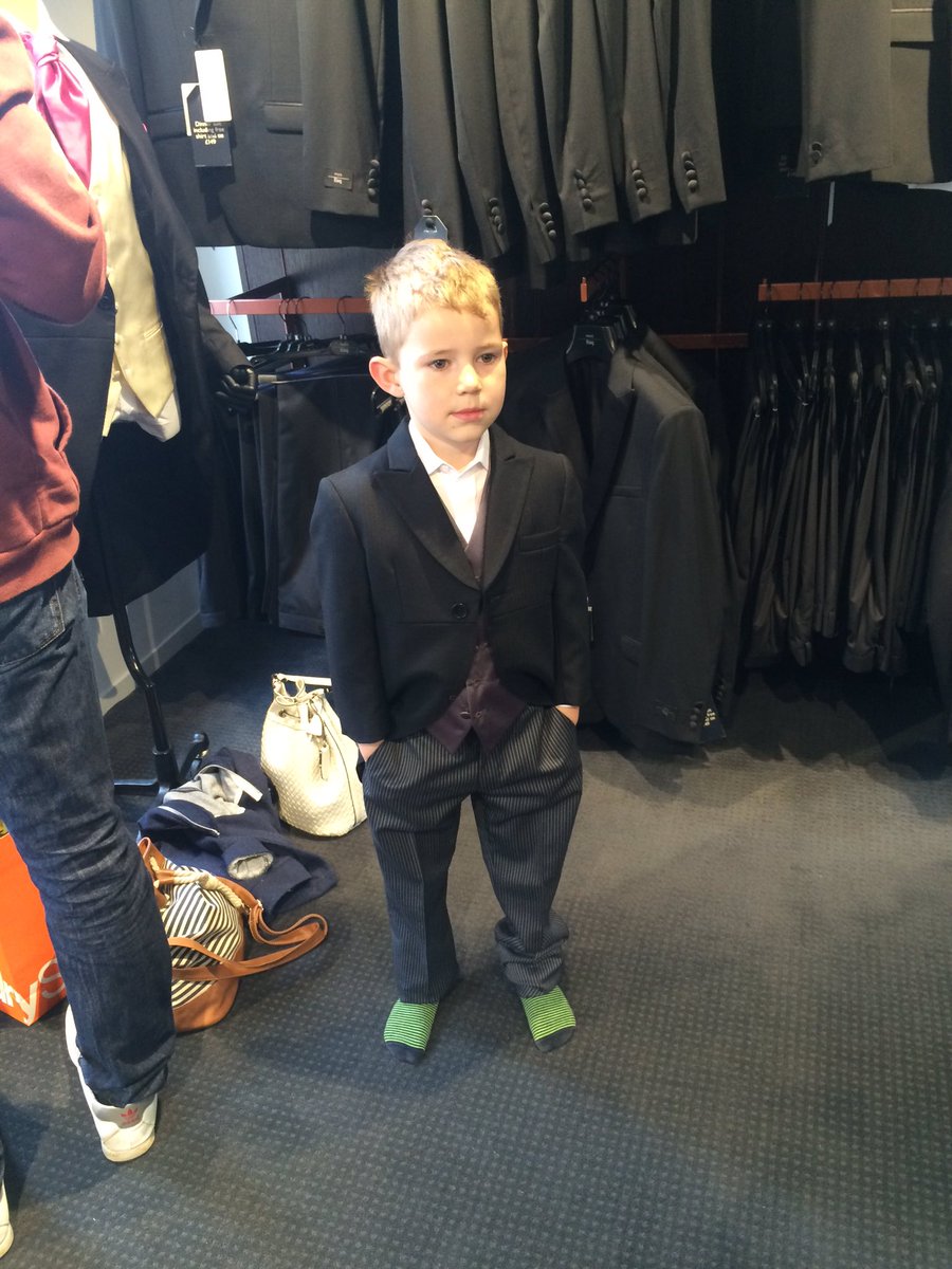 GladWhale's tweet photo. Look who's looking very smart and handsome!! #Alfie https://t.co/5baNsutLuF