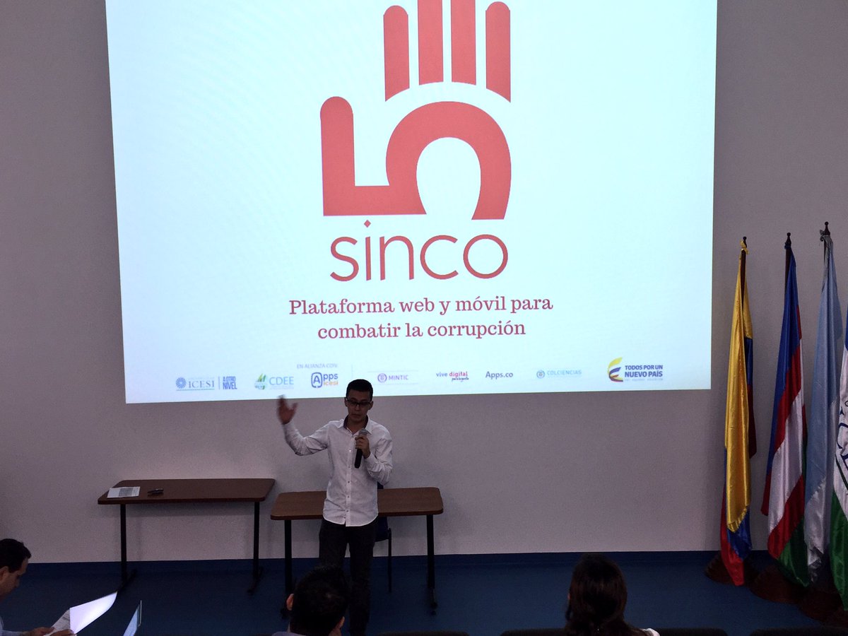 nvelez's tweet photo. Gran pitch final ante @Ministerio_TIC Apps para #LaPaz y #LaTransparencia Fue un honor acompañarlos. @appsICESI https://t.co/081vZkxqHg
